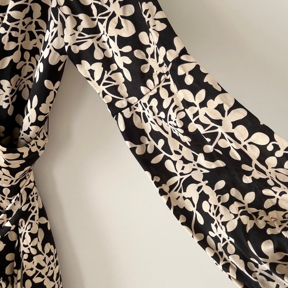 Harold's 100% Silk Floral Wrap Dress - Picture 11 of 16